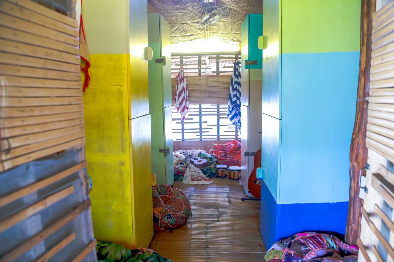 Flotsam And Jetsam Artist Beach Hostel San Juan (La Union) Exterior foto